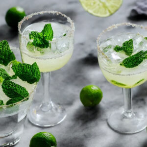 Champagnekøler eller isterningbakke? Hvad er bedst til din favoritdrink?