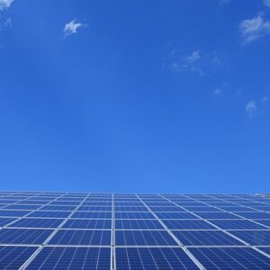 Fremtiden er solrig: Sådan kan du gøre dit hjem mere bæredygtigt med solenergi